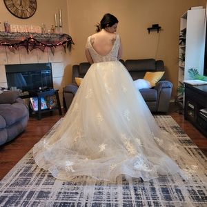Sleeveless Elegant Wedding Dress